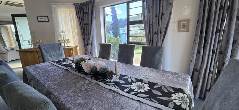 4 Bedroom Property for Sale in Glentana Western Cape